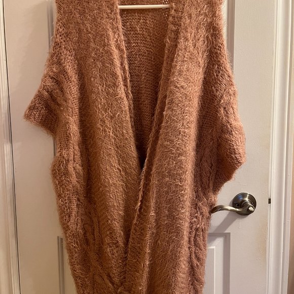 Adrienne Vittadini Sweater Cardigan/Poncho in Pink - Picture 2 of 4